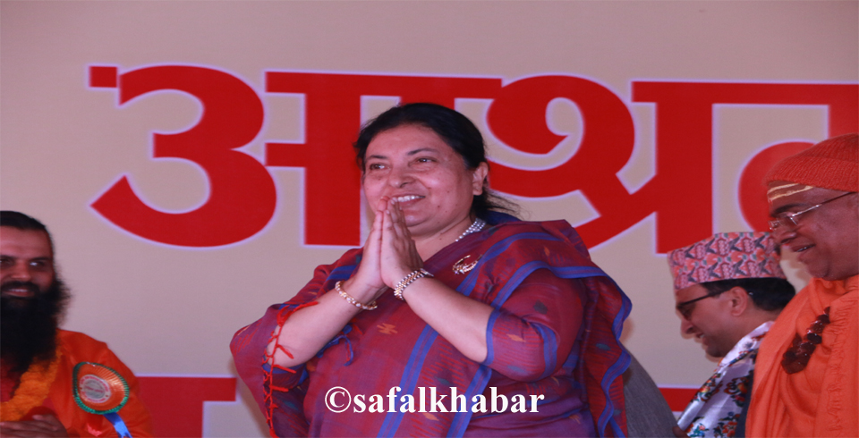 राष्ट्रपति भण्डारी क्षमापूजाका लागि पशुपतिनाथ जाँदै